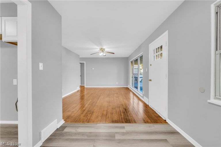 13813 Leroy Avenue, Cleveland, OH - Photo 8