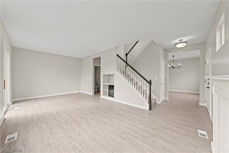2547 Wyndgate Court #2547, Westlake, OH - Photo 8