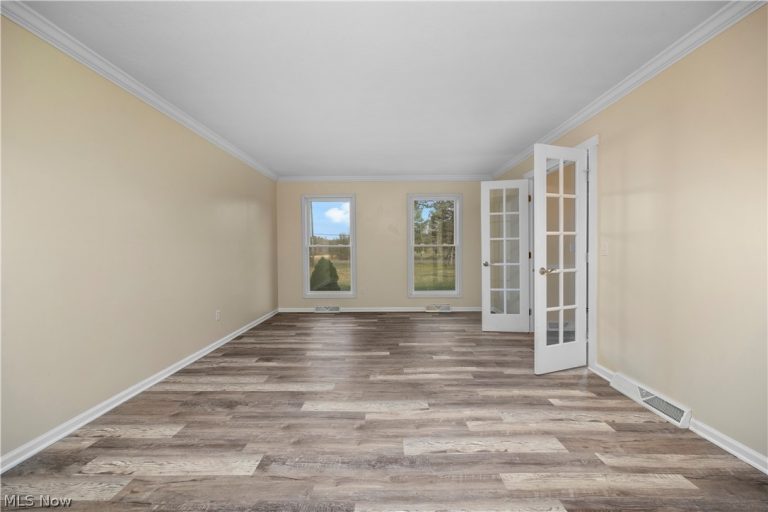 34725 Capel Road, Columbia Station, OH - Photo 6