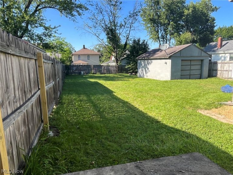 363 Spring Street, Struthers, OH - Photo 4