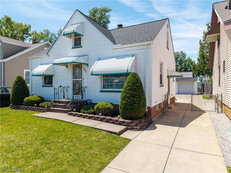 5276 48th Street, Parma, OH - Photo 3