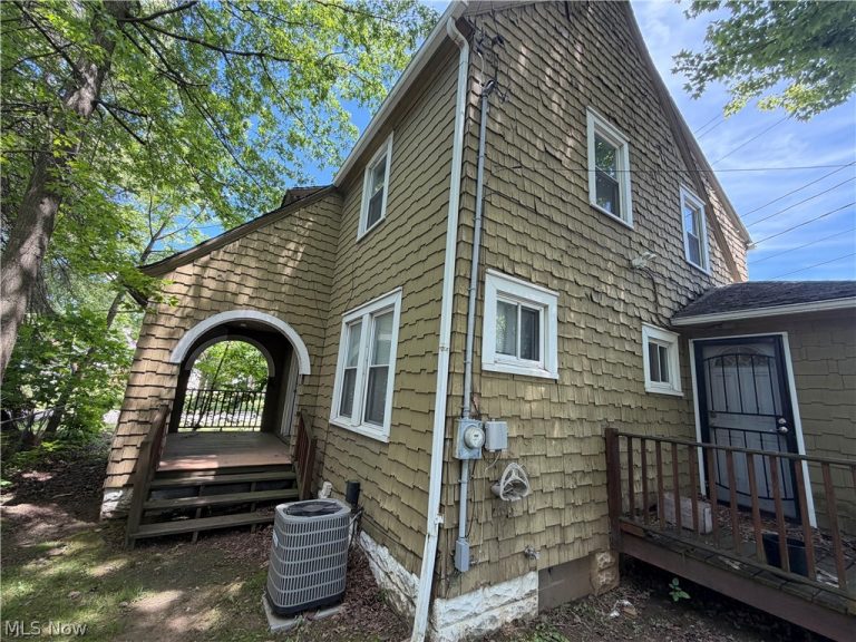 918 Frederick Boulevard, Akron, OH - Photo 3