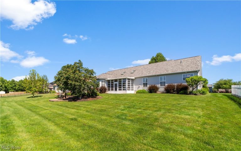 38323 Springdale Drive, North Ridgeville, OH - Photo 2