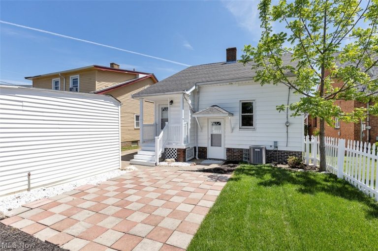4948 107th Street, Garfield Heights, OH - Photo 4