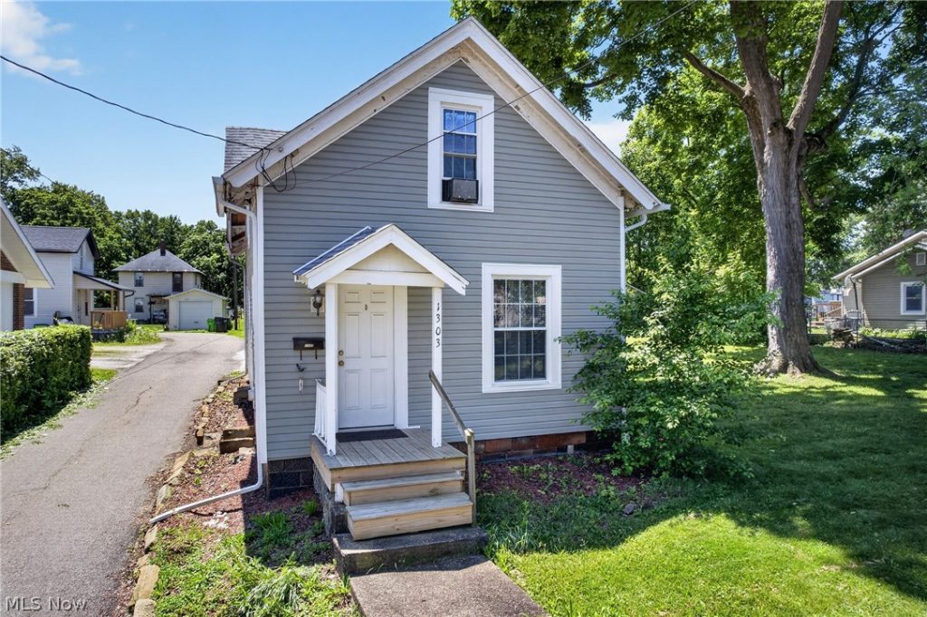 1303 Tremont Avenue, Massillon, OH