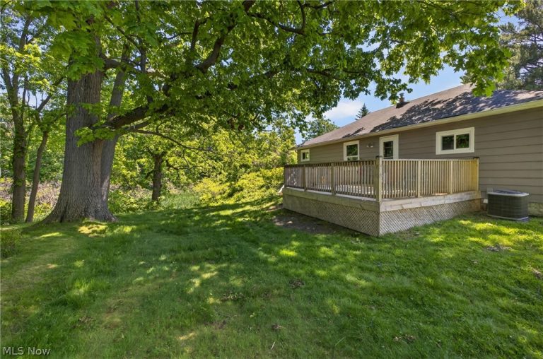 5535 Chestnut Street, Mentor on the Lake, OH - Photo 8