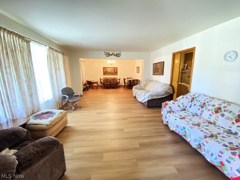61 Oak Drive, Spencer, WV - Photo 4