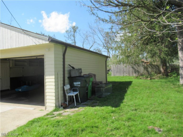 6033 Randy Road, Bedford Heights, OH - Photo 4