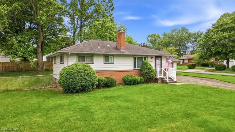 3195 Sunnybrooke Drive, Youngstown, OH - Photo 3