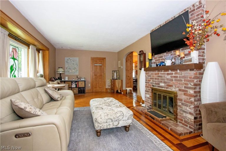 4035 Brookside Court, Norton, OH - Photo 2