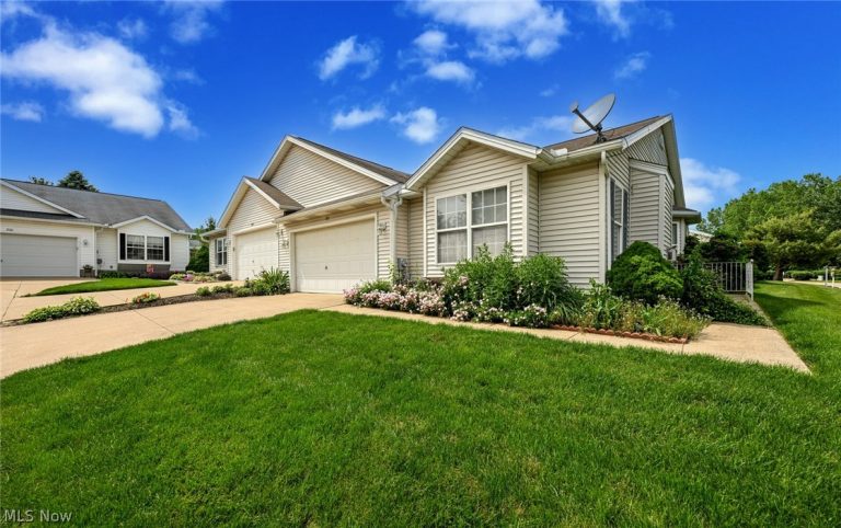 3117 Dorchester Court, Akron, OH - Photo 3