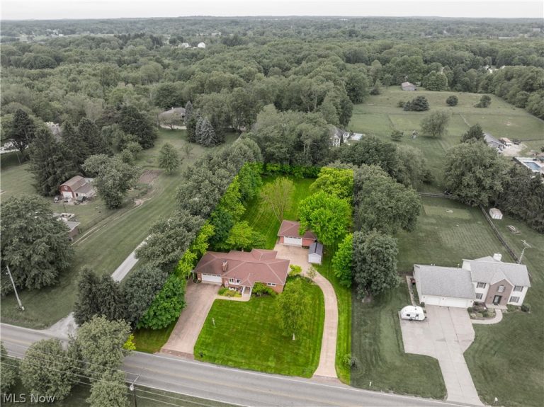 11385 William Penn Avenue, Hartville, OH - Photo 5