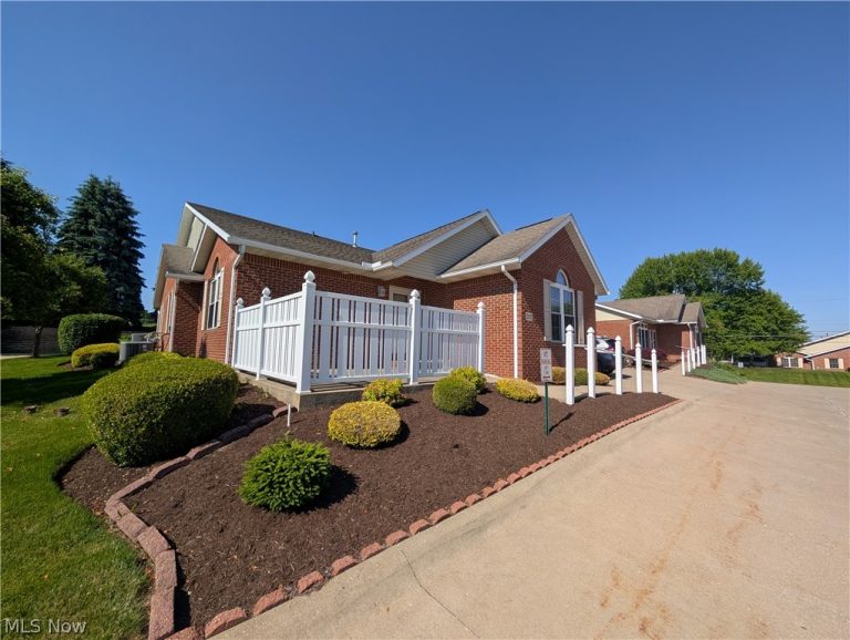 202 Greenbriar Lane, Dalton, OH - Photo 2