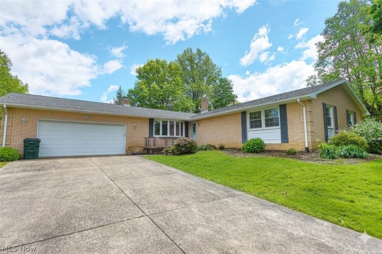 1740 Washington Boulevard, Louisville, OH, 44641
