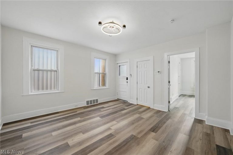 2471 Tremont Avenue #Down, Cleveland, OH - Photo 4