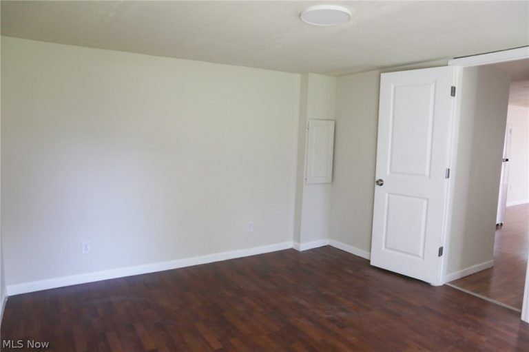 216 Young Lane, St Clairsville, OH - Photo 8