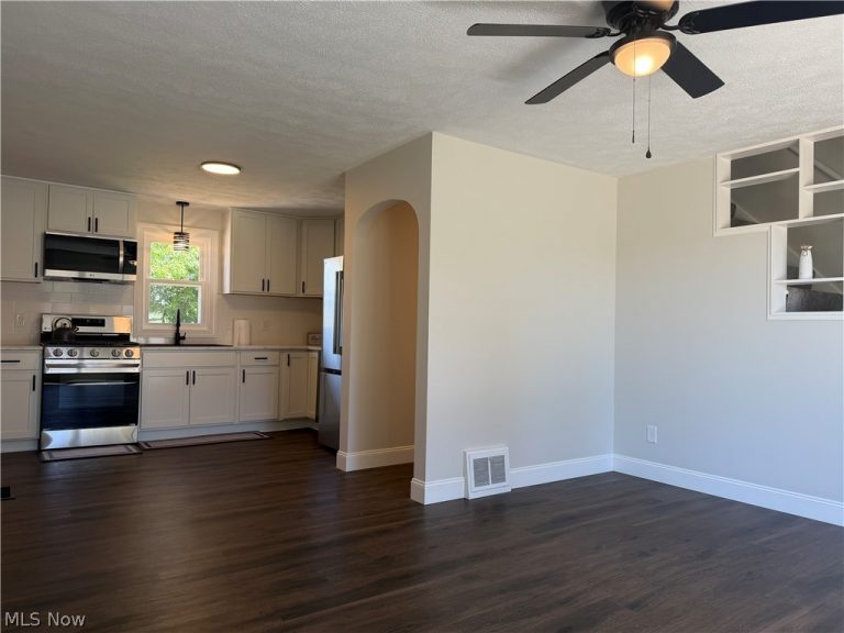 248 Menegay Road, Louisville, OH - Photo 4