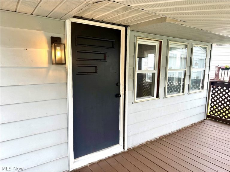 2065 Clermont Avenue, Warren, OH - Photo 2