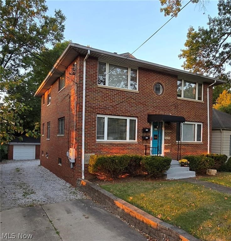 617 Robinson Avenue, Barberton, OH - Photo 2
