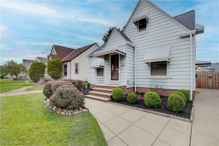 7612 Ira Avenue, Brooklyn, OH - Photo 3