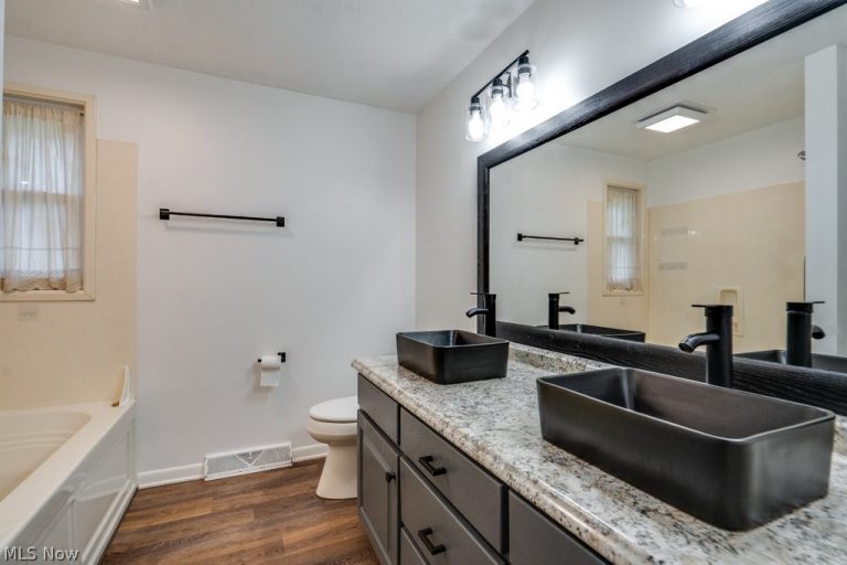 1704 Plymouth Knoll Avenue, Massillon, OH - Photo 4
