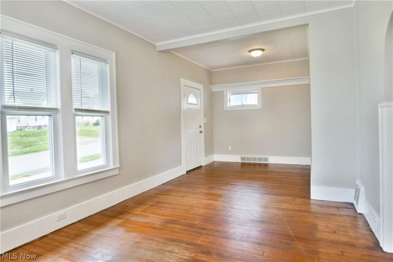 17 Prospect Street, Girard, OH - Photo 3