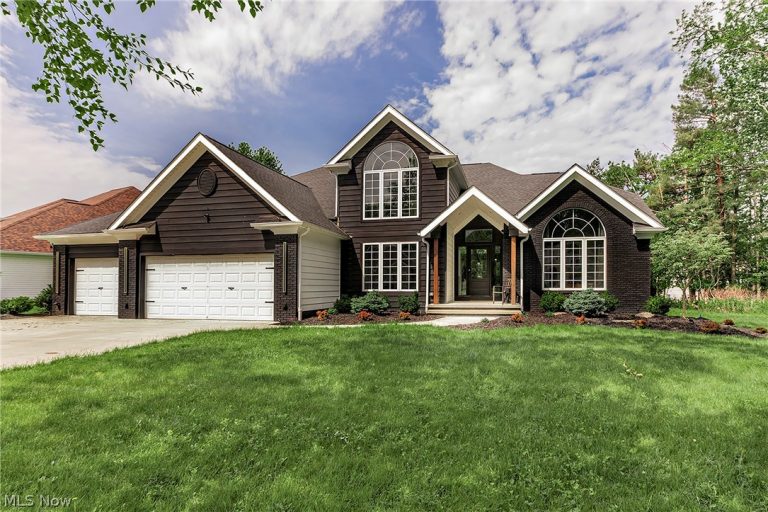5690 Hartshire Drive, Willoughby, OH, 44094