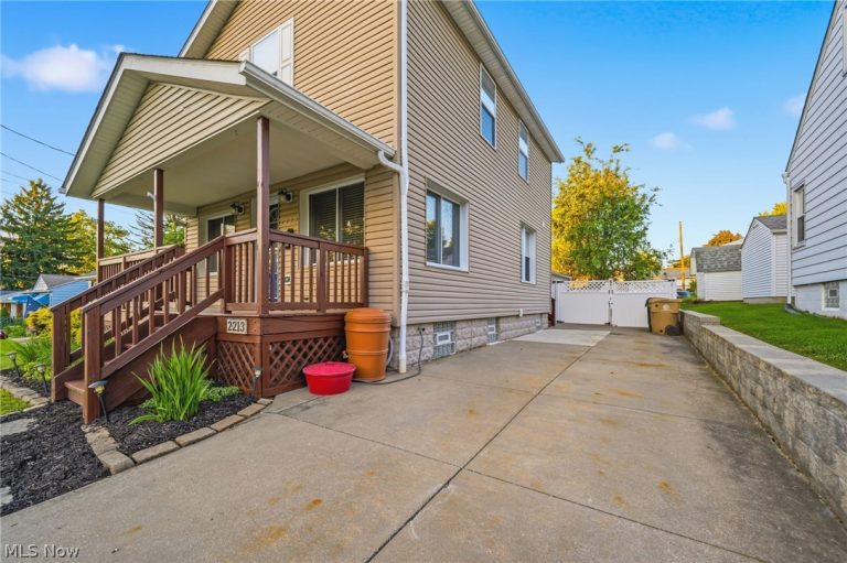 2213 10th Street, Cuyahoga Falls, OH - Photo 4