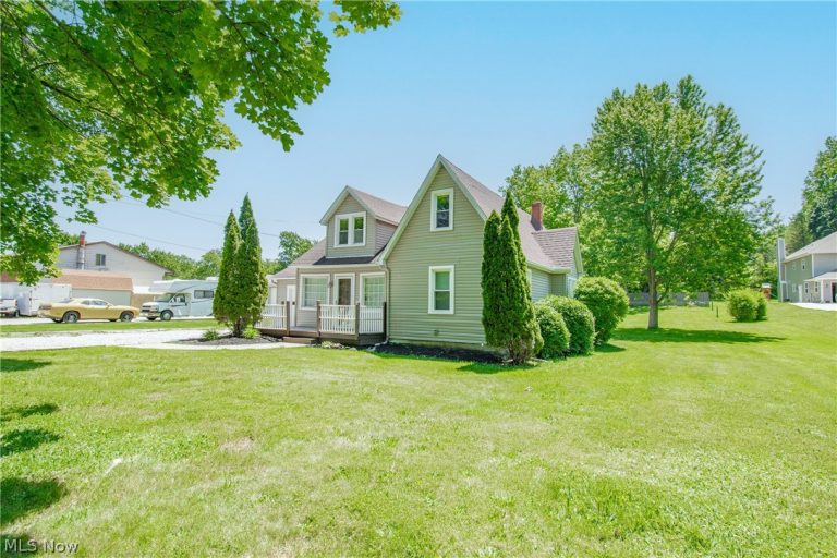1042 Newton Street, Tallmadge, OH - Photo 3