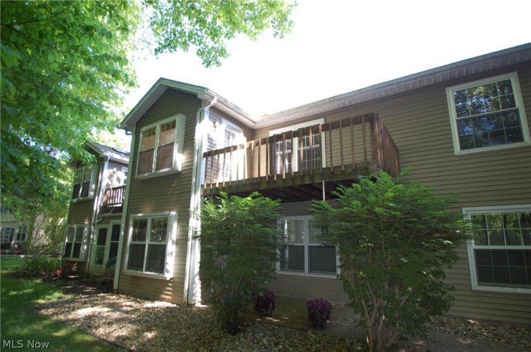 1327 Fox Run Drive, Boardman, OH - Photo 3
