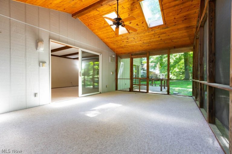 7360 Ledgewood Drive, Kirtland, OH - Photo 4