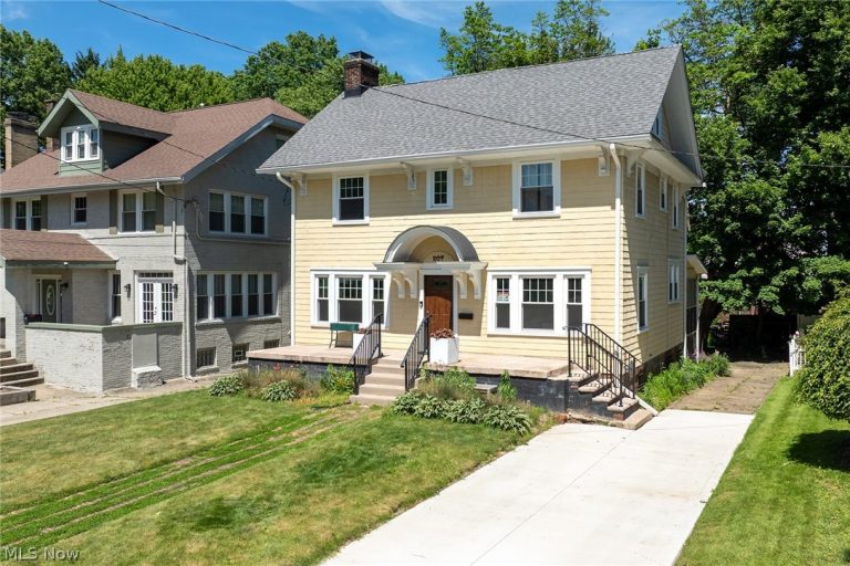 207 Casterton Avenue, Akron, OH - Photo 2