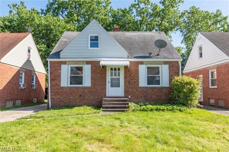 20514 Mountville Drive, Maple Heights, OH - Photo 2