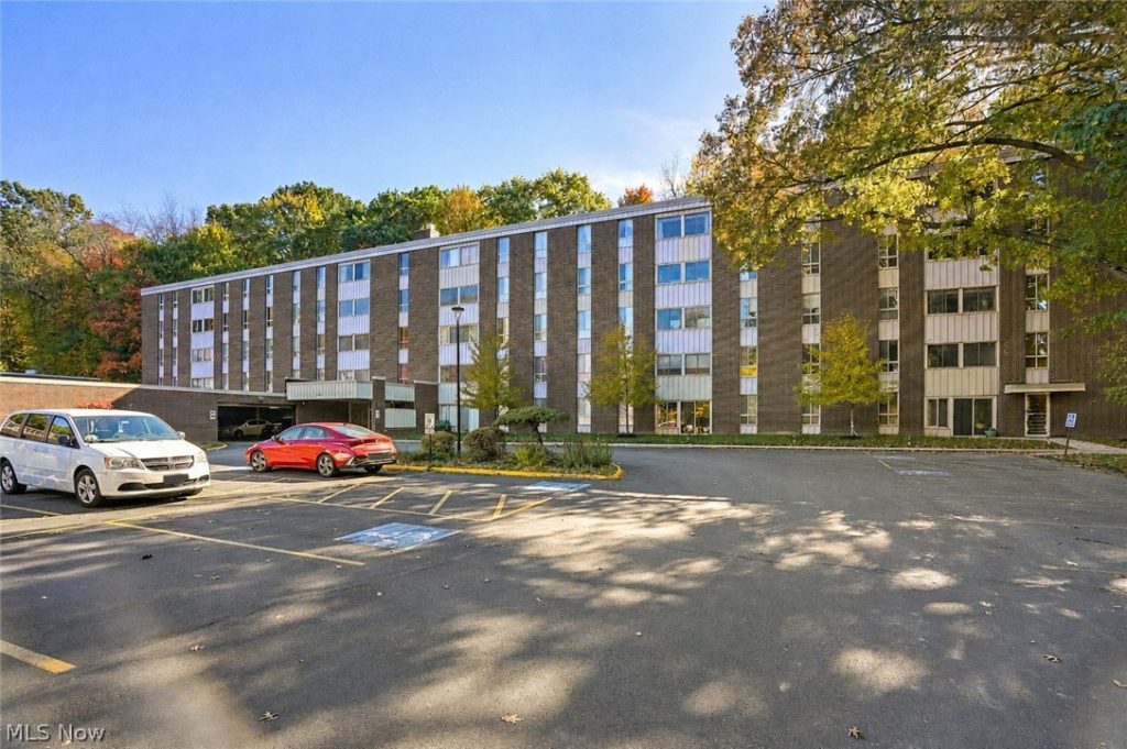 3068 Kent Road #206, Stow, OH