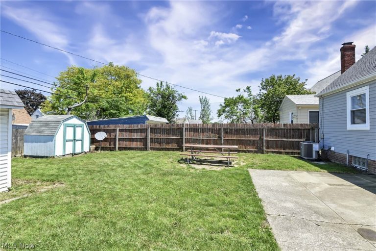 6214 Snow Road, Parma, OH - Photo 6