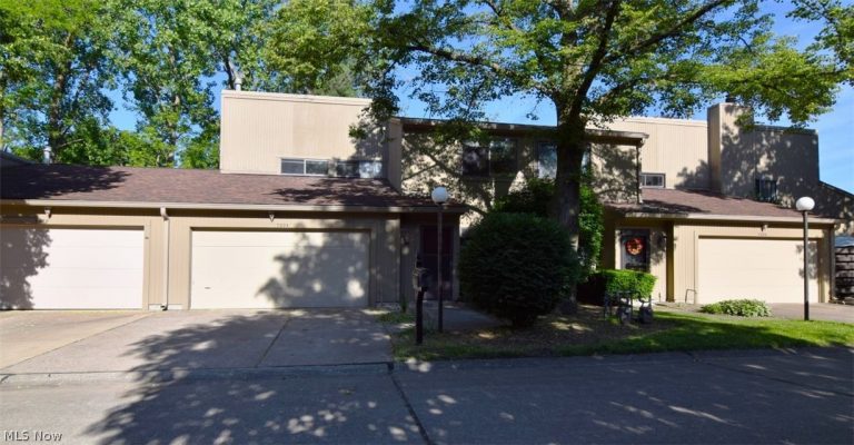 7024 Buckhurst Place, Concord Twp, OH - Photo 2