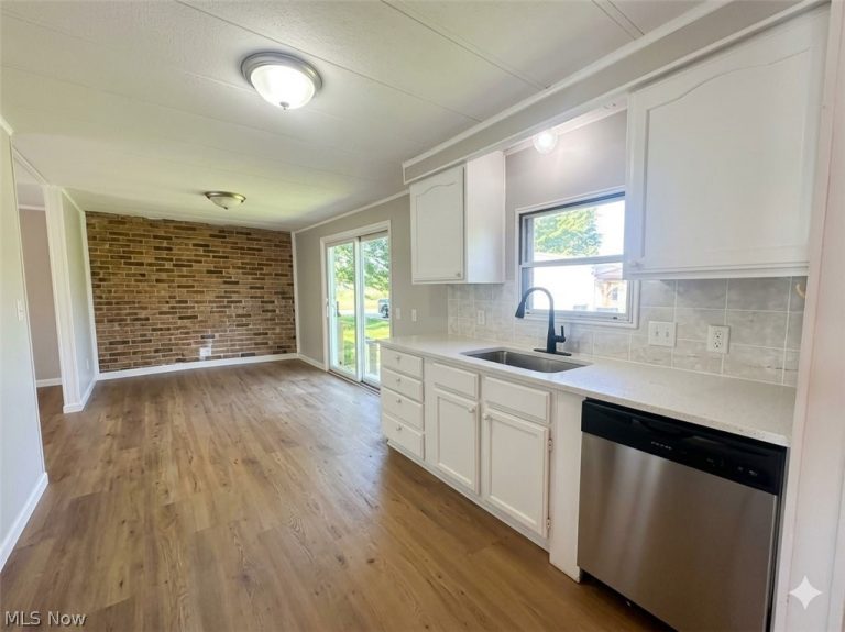 483 Stable Drive, LaGrange, OH - Photo 8