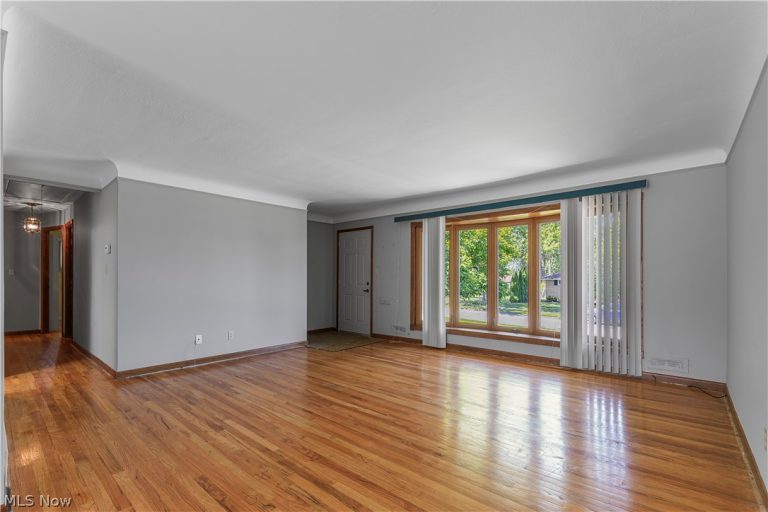 7313 Whitaker Drive, Parma, OH - Photo 6