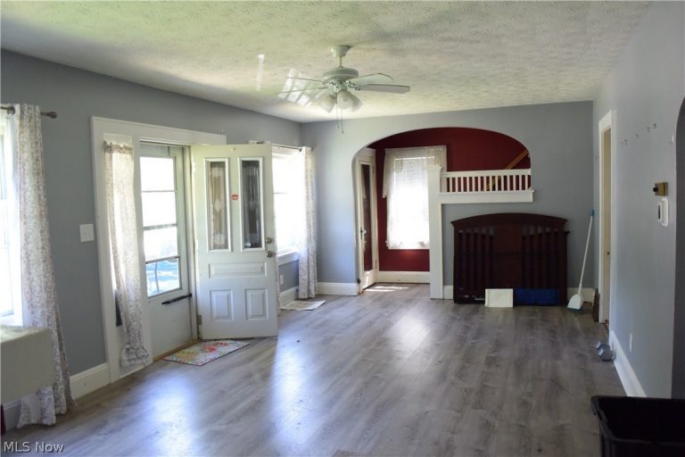 1020 Falls Avenue, Cuyahoga Falls, OH - Photo 4