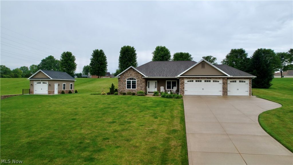 5020 Sunset Boulevard Road, Strasburg, OH