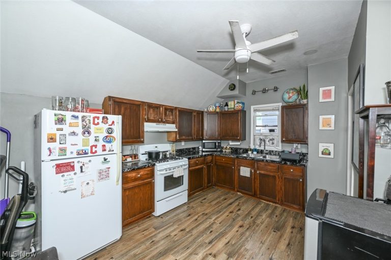 2116 32nd Street, Cleveland, OH - Photo 8