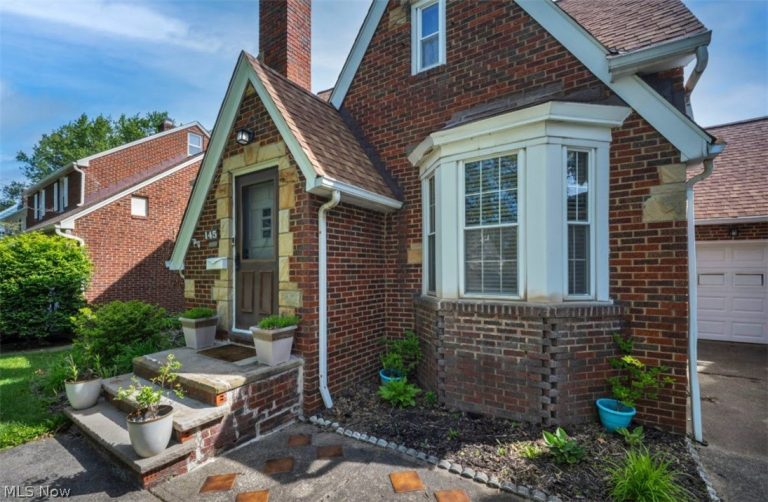 145 211th Street, Euclid, OH - Photo 3