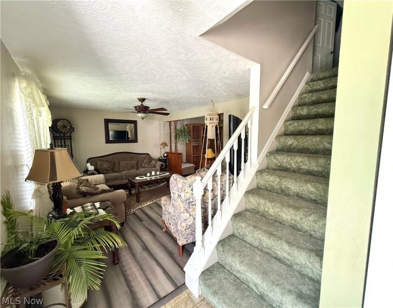 9625 Brayes Manor Drive, Mentor, OH - Photo 2