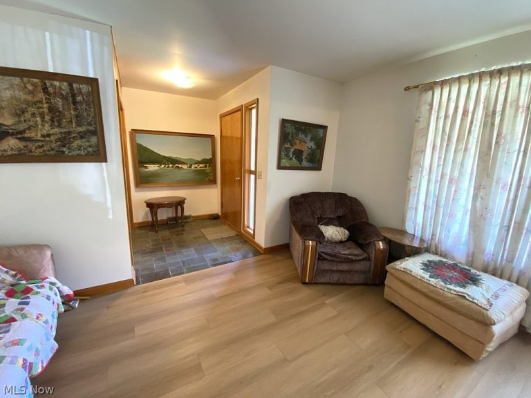 61 Oak Drive, Spencer, WV - Photo 6