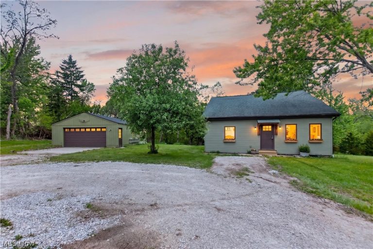 18500 Bennett Road, North Royalton, OH - Photo 2