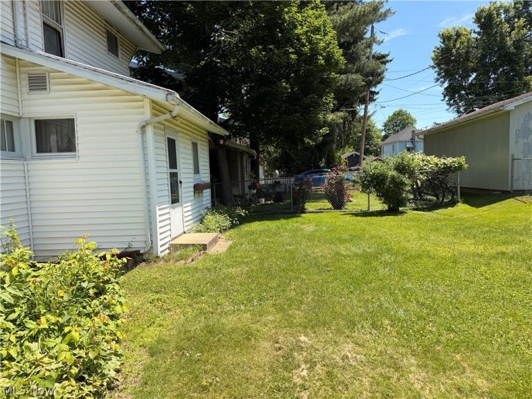 1018 Foster Avenue, Cambridge, OH - Photo 6
