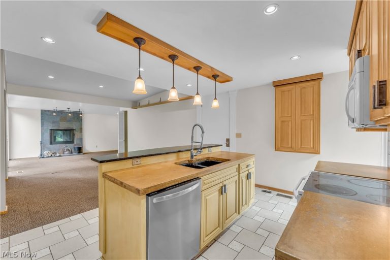 478 Tamiami Trail, Akron, OH - Photo 5