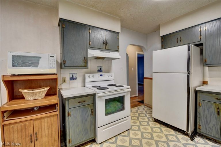 679 Mohawk Avenue, Akron, OH - Photo 8