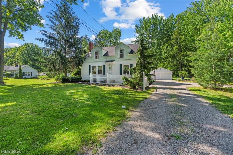 38524 Wood Road, Willoughby, OH - Photo 2