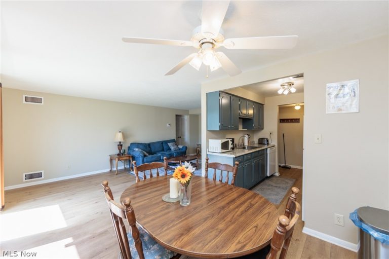 21841 River Oaks Drive #B5, Rocky River, OH - Photo 8